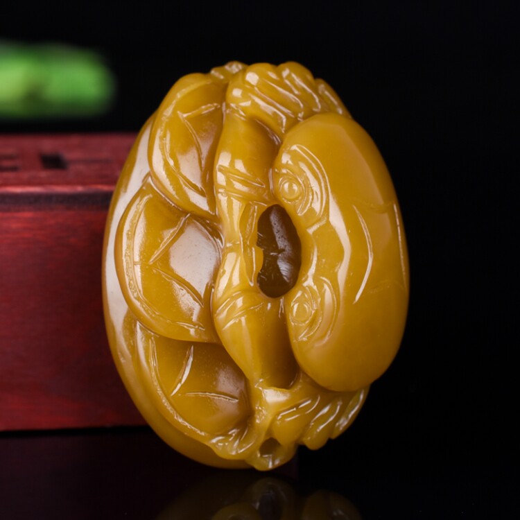 天然和田玉籽料糖玉螃蟹吊坠糖料挂件八方来财玉螃蟹吊坠项链玉坠