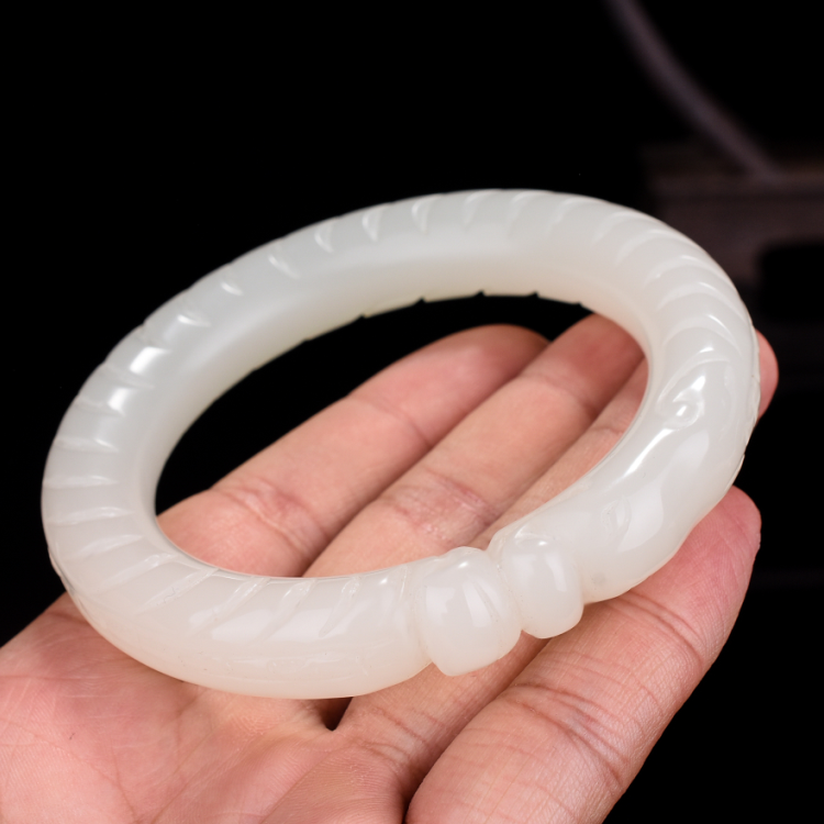 天然正品新疆和田玉羊脂白玉手镯玉镯子仿古龙纹手镯玉镯子手镯
