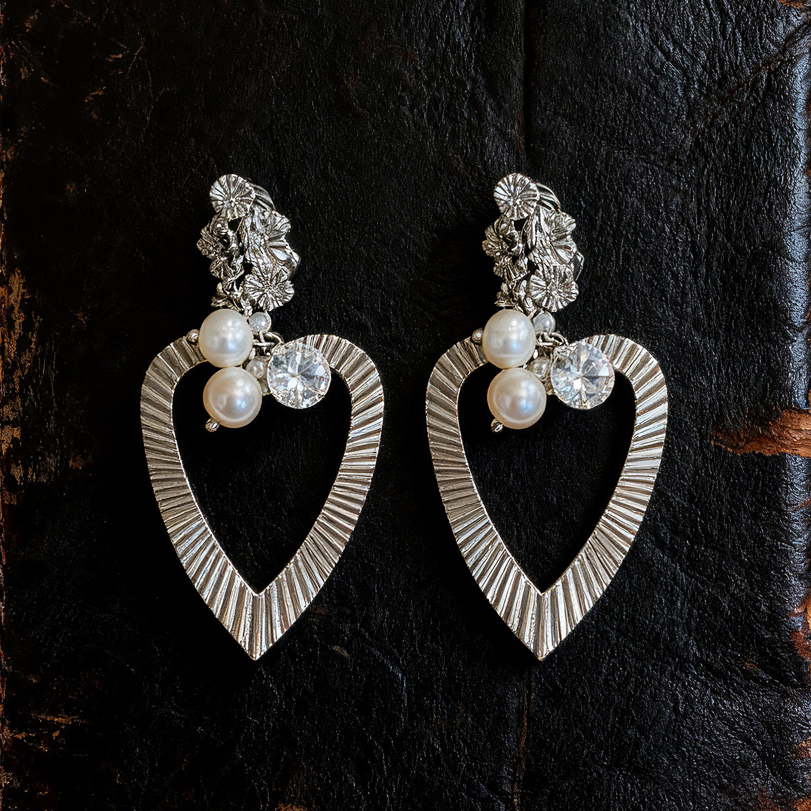 冷冽自由心 黄打屁原创设计复古小众爱心闪甜仙珍珠925银耳钉耳夹