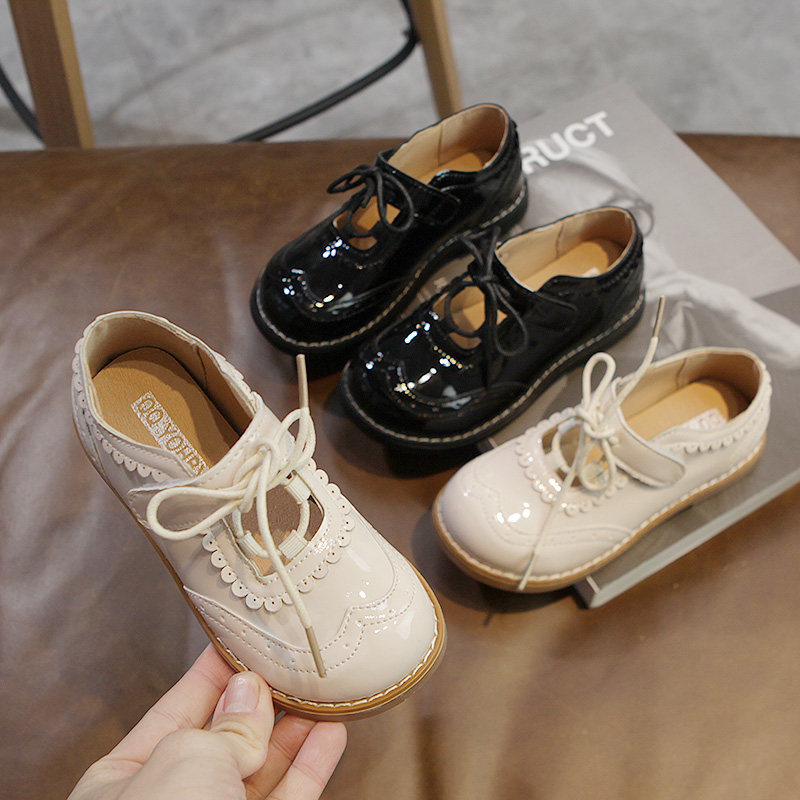 梵勒女童镂空花边春秋皮鞋