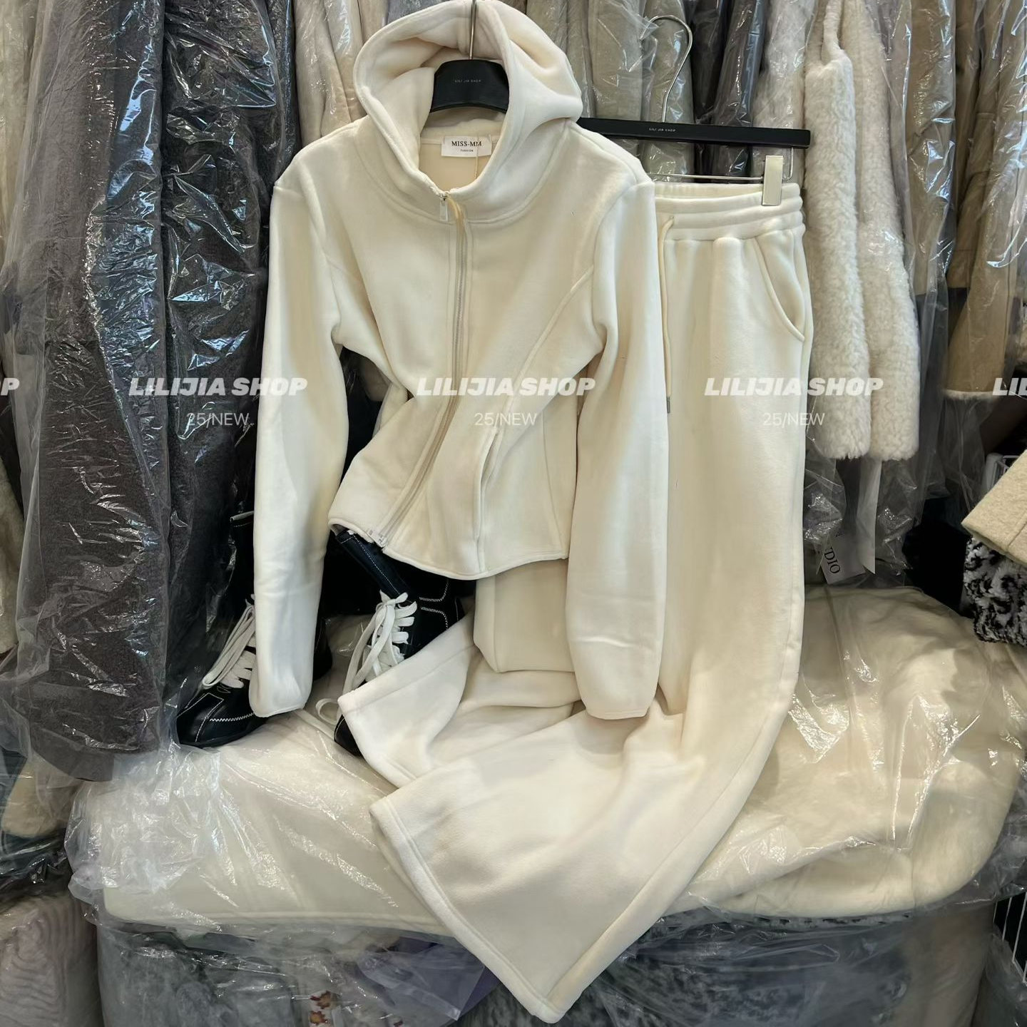 2025超火冬装一整套女连帽加绒