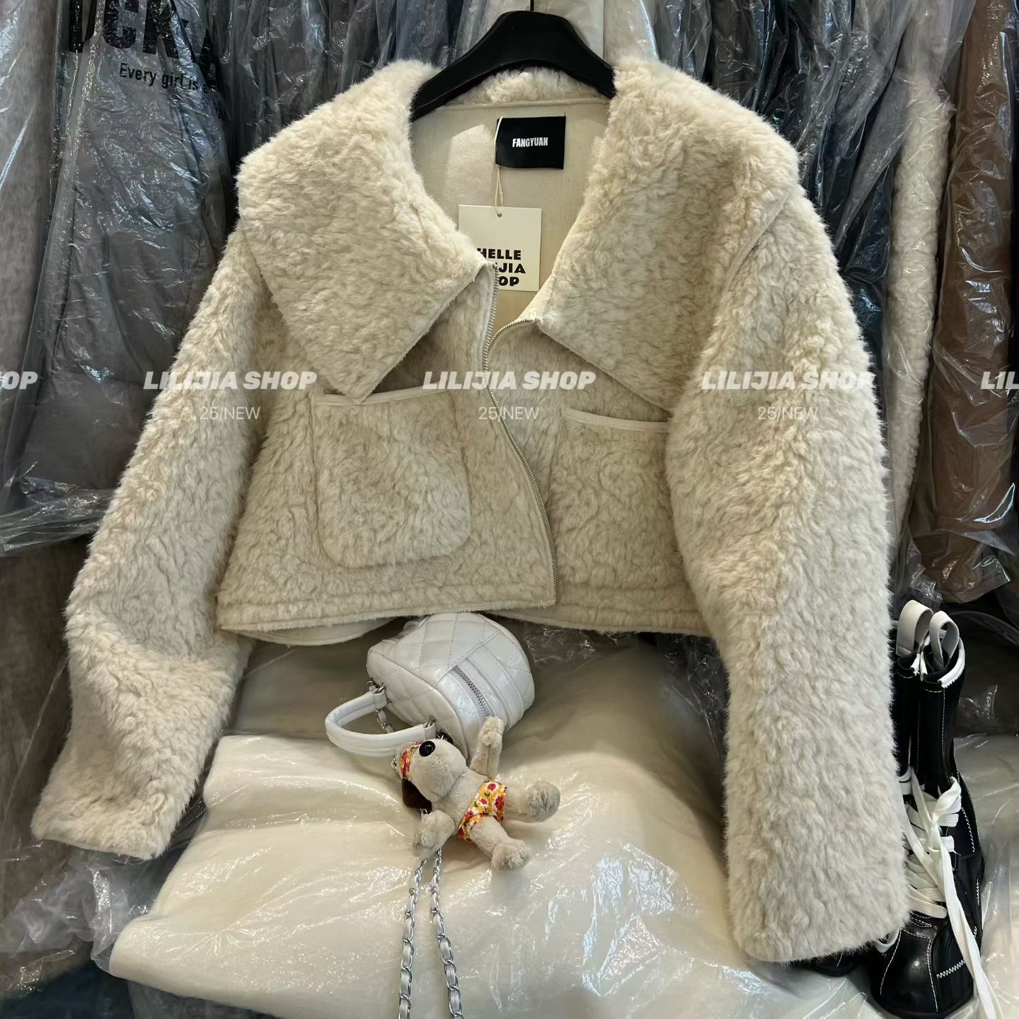 高端小资羊羔毛外套女短款翻领保暖拉链皮毛一体设计感小众上衣冬