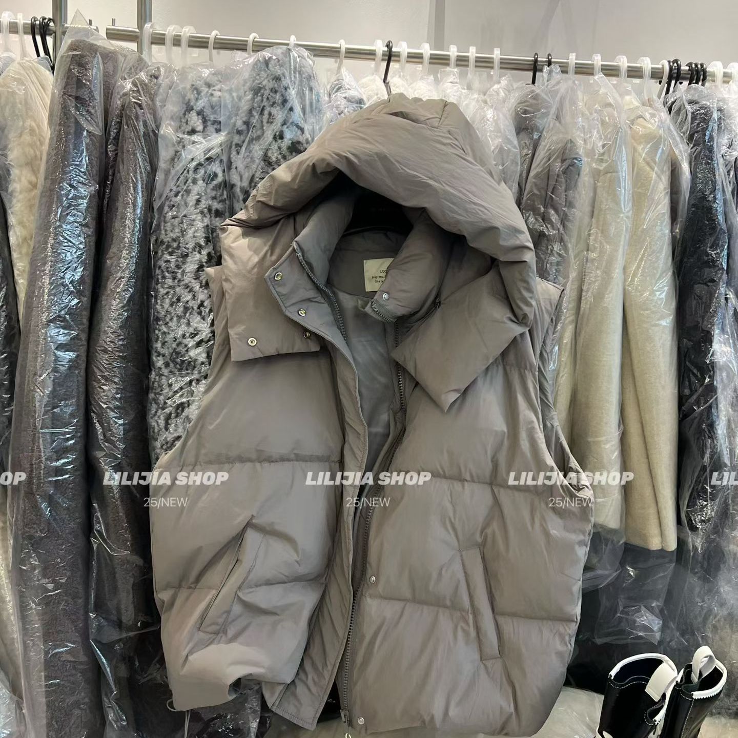 灰色韩版连帽羽绒马甲女