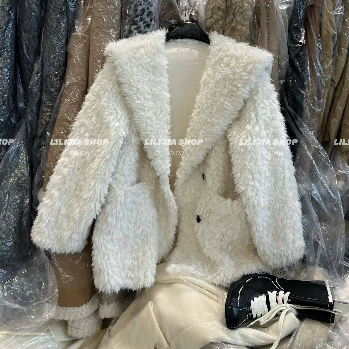 韩版大翻领毛绒绒外套