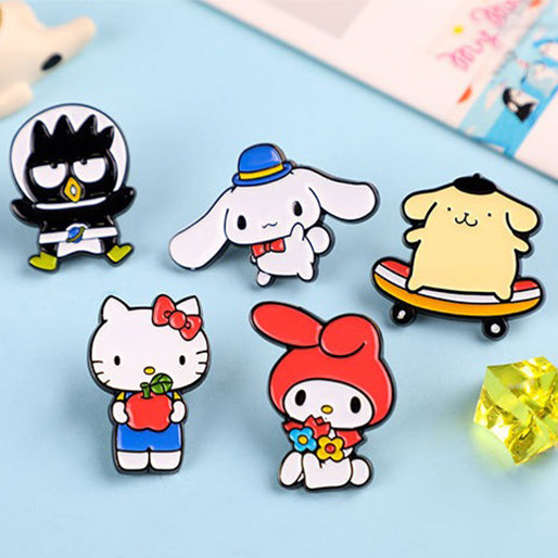 凯蒂猫布丁狗玉桂狗美乐蒂酷企鹅卡通胸章可爱胸针徽章包包装饰