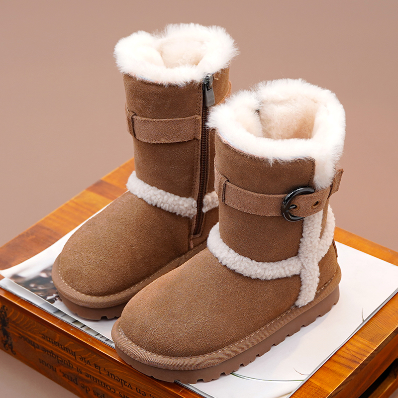 儿童雪地靴女毛绒加厚保暖防滑扣带装饰皮毛一体冬季棉鞋2025新款