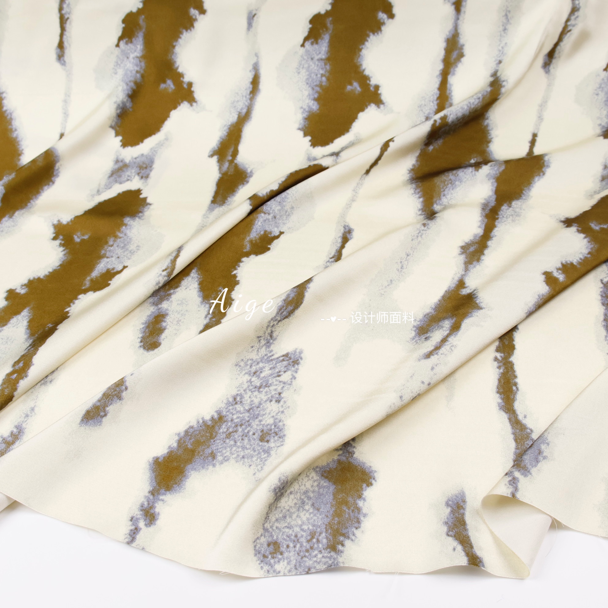 光泽丝滑垂感 奶白棕色线条泼墨印花晕染仿醋酸缎面料汉服裙布料