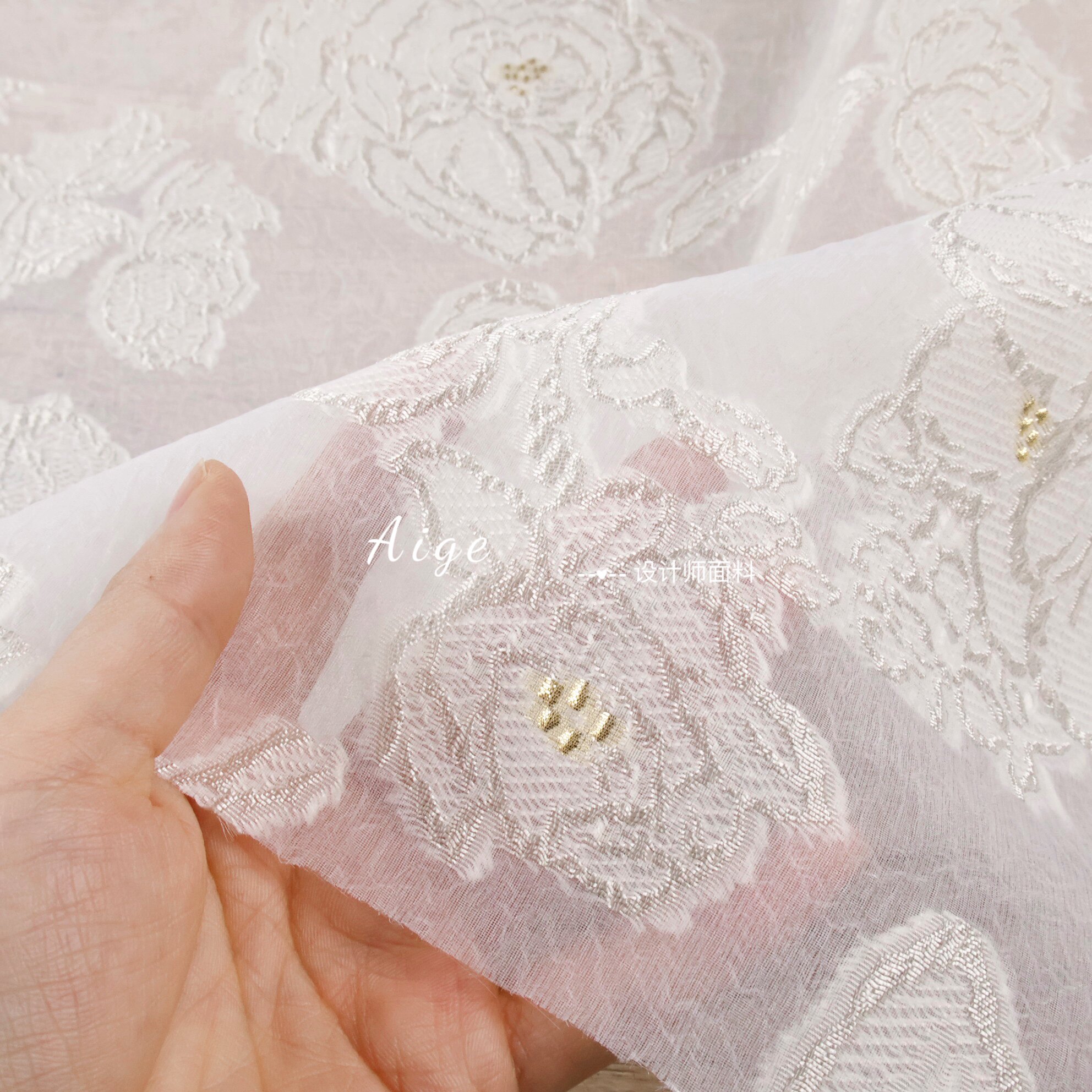 进口高定 香槟白色真丝桑蚕丝提花面料春夏礼服连衣裙半裙布料DIY