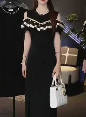 法式复古一字肩荷叶边黑色连衣裙2025夏季气质显瘦小黑裙收腰长裙