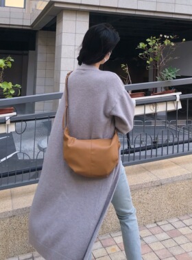 PP自制秋冬新款大容量通勤斜挎饺子包学生党休闲托特包软皮单肩包