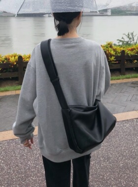 自制款/春季新款大容量旅行包女学生党斜挎大包宽肩带百搭情侣包