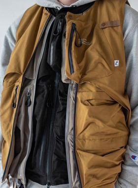 西山好牛COMFY日系多口袋钓鱼马甲联名多功能CMF野战防水机能背心