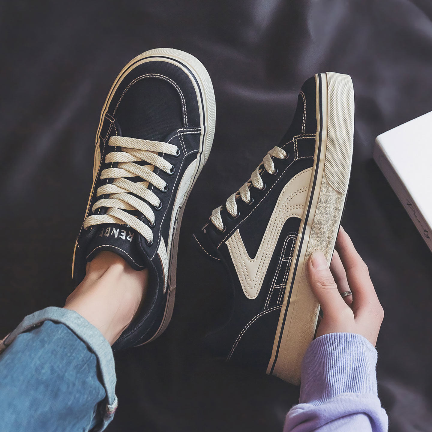 人本帆布鞋男韩版透气低帮休闲板鞋百搭黑色青春潮流潮流厚底男鞋