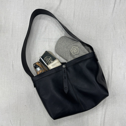 化学制品 昭和褪色晨报 旧日牛皮托特包 B4_BLK_TOTEBAG