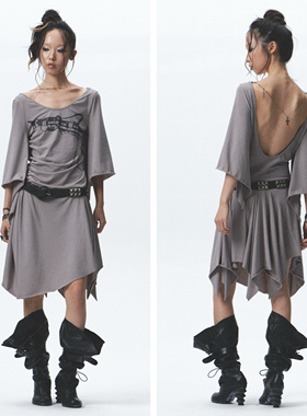 NONAME SPACE弹力前后印花中袖毛边露背不对称百褶连衣裙