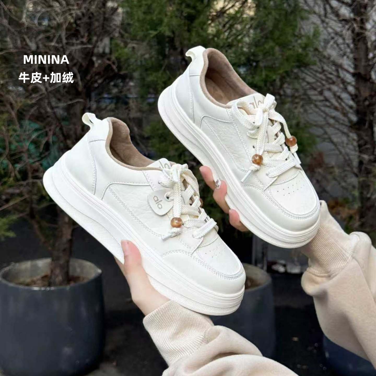 纯皮加绒休闲运动鞋轻便软底高端