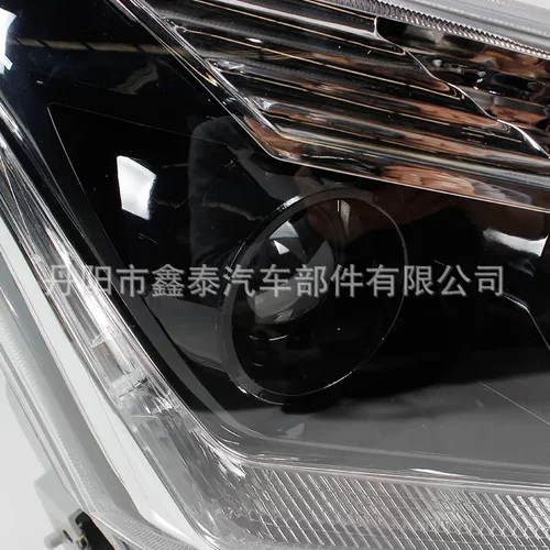 适用于五十铃D-MAX2015款前大灯
