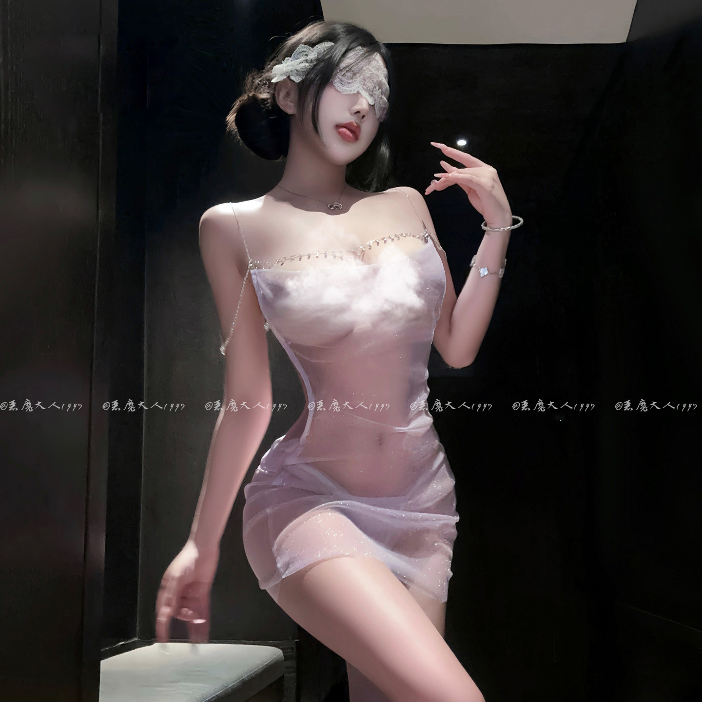 恶魔大人情趣性感细闪低胸荡领吊带包臀裙烟胧紫纱战袍透视短裙女