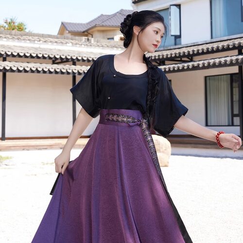 听旬汉服蝴蝶兰绣花上衣十二破裙