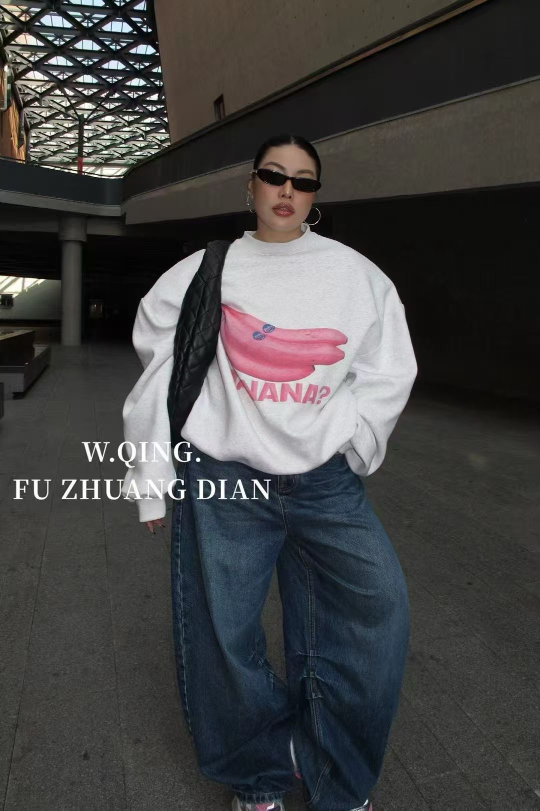 网红同款十三行2025秋冬新款字母香蕉印花宽松休闲大版长袖卫衣女