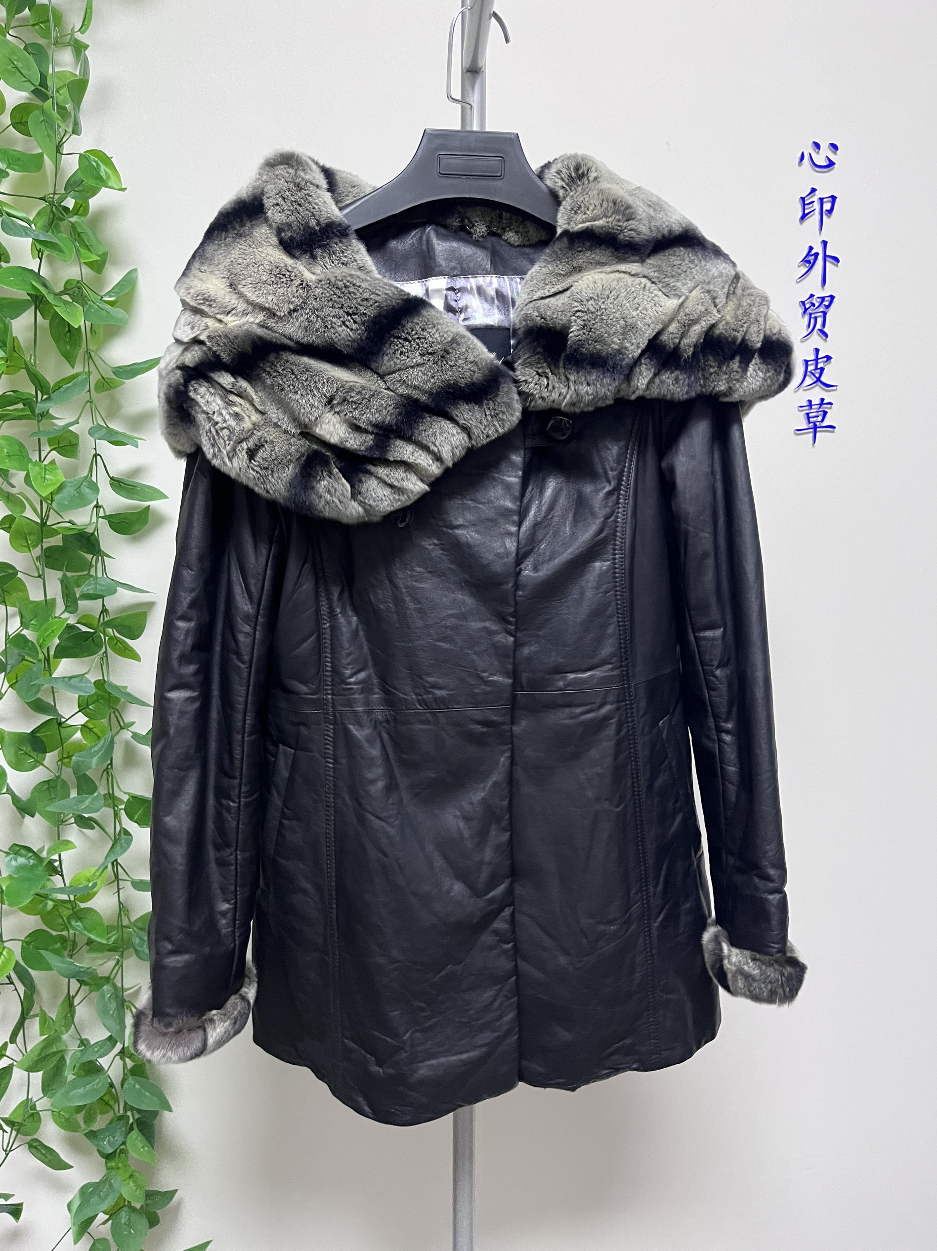 工厂特价清仓女士款绵羊皮加薄棉獭兔毛领轻便保暖外套  小码