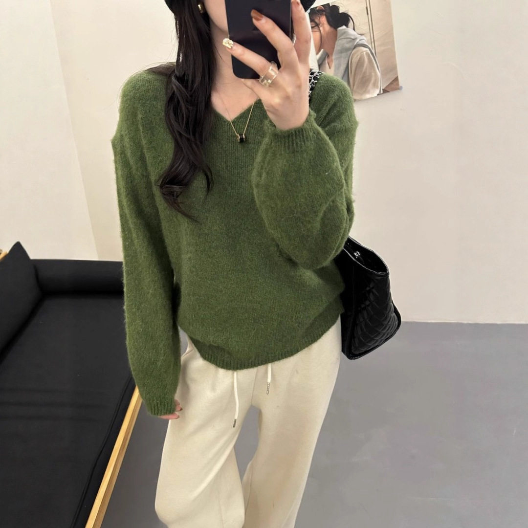 2026新款V领宽松打底针织衫女图片