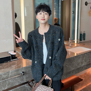 毛衣潮 男秋冬宽松单排扣开衫 陈大富马海毛手工缝制花朵装 饰针织衫