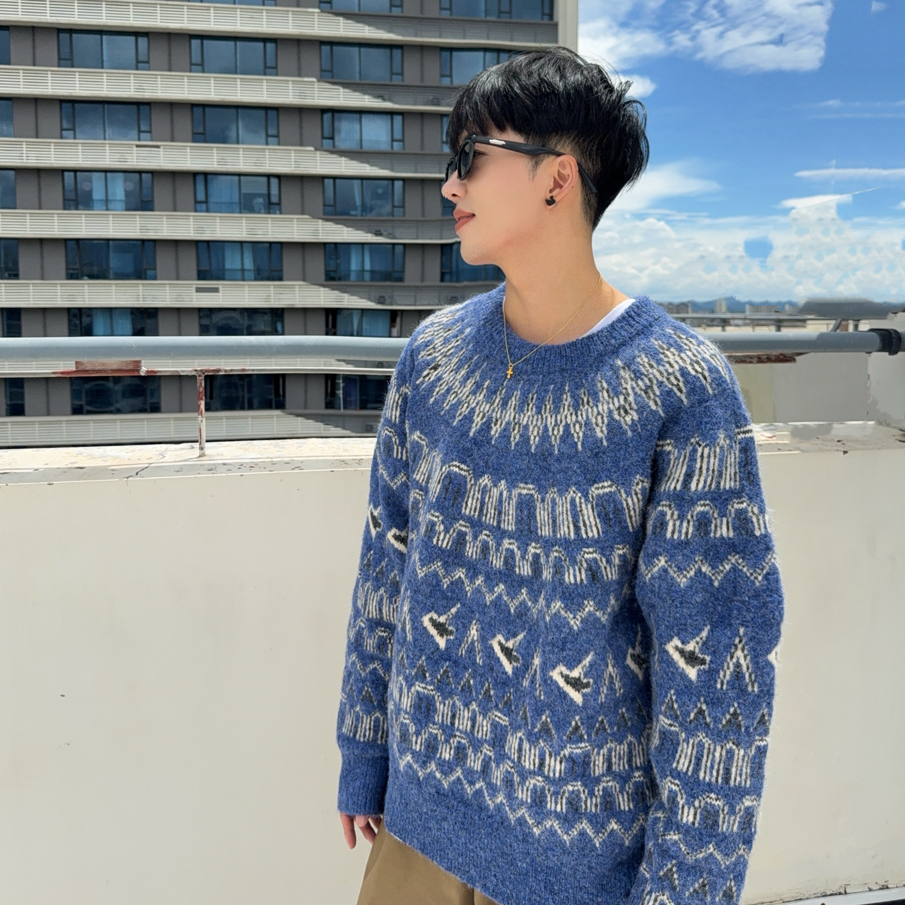 大富复古几何提花超显白针织衫男2025冬季宽松加厚保暖新年毛衣潮