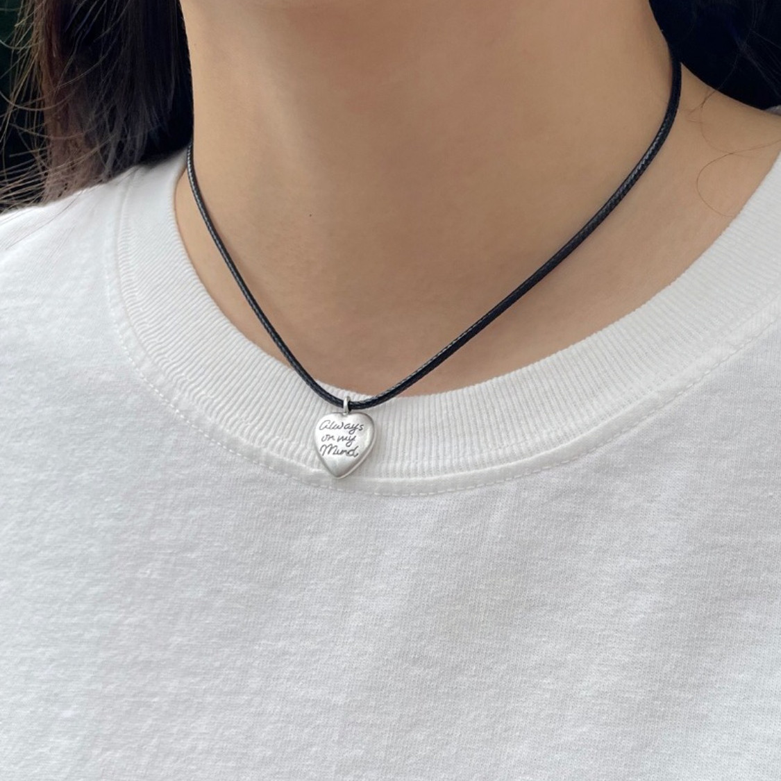 Alwaysonmymind黑绳爱心颈链图片