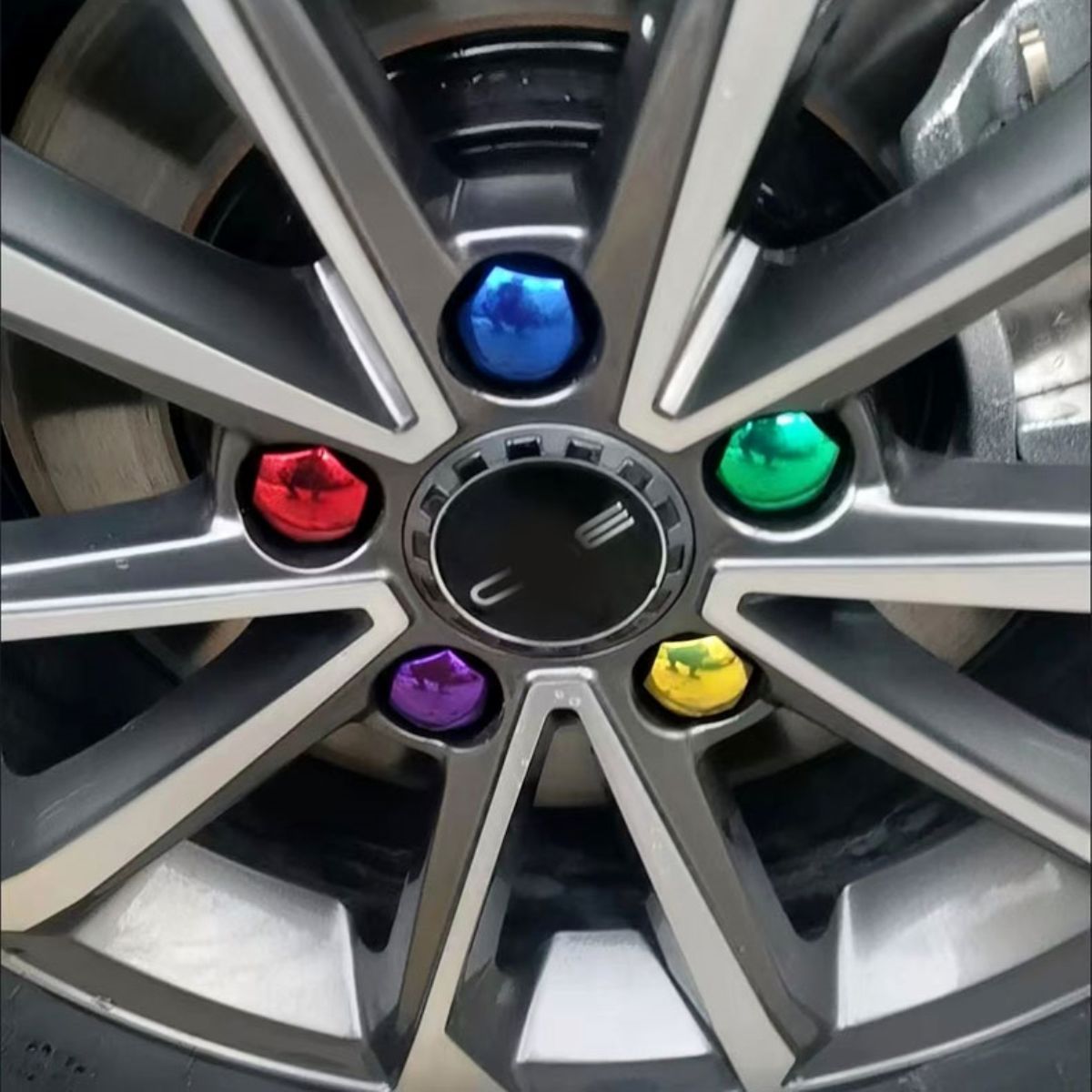 适用于瑞风M4M3轮胎螺丝