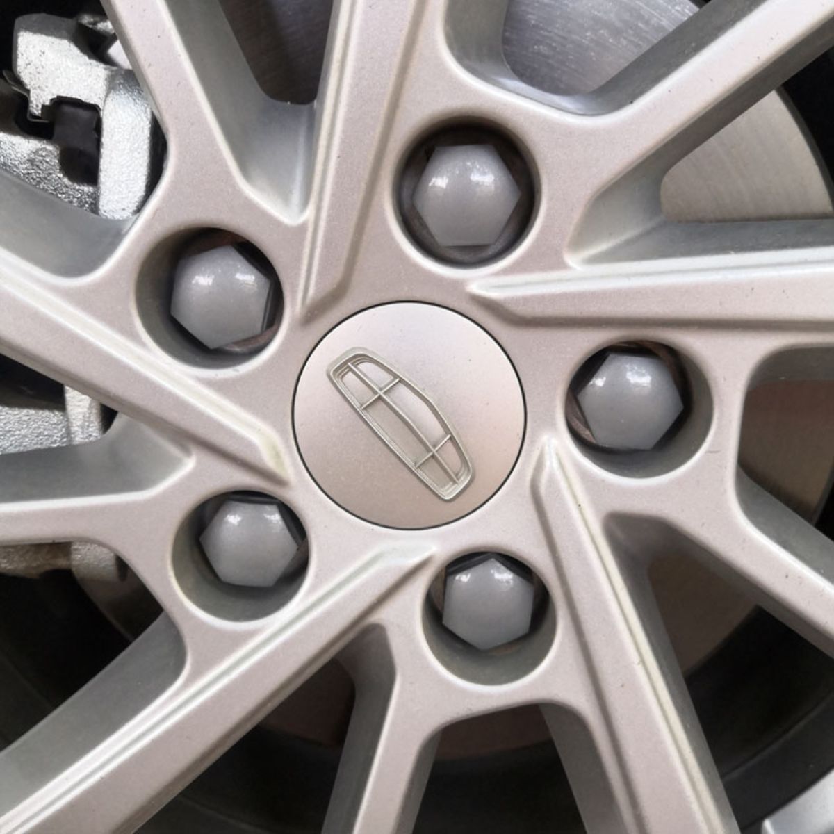 适用于吉利新帝豪远景博