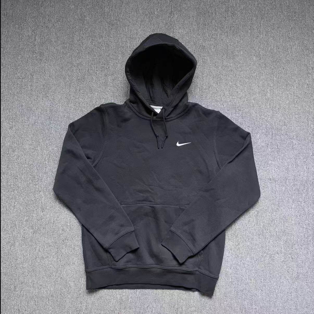 耐克/NIKE男子刺绣小勾加绒保暖运动连帽套头衫卫衣 623453-010