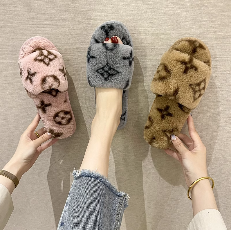 跨境新款四叶草仿兔毛一字拖鞋女居家保暖毛毛平底开口棉拖鞋外贸