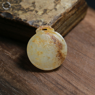 玉德堂新疆和田玉白玉籽料平安牌苏工圆形玉璧秋梨皮挂件