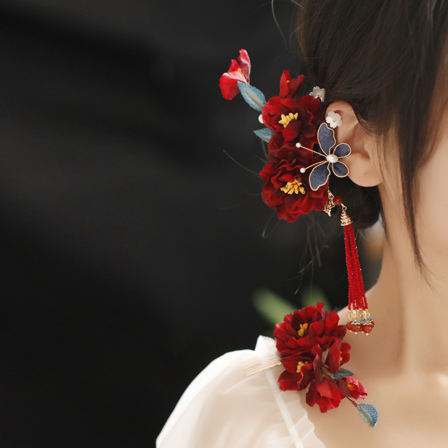 新中式酒红色山茶花发夹