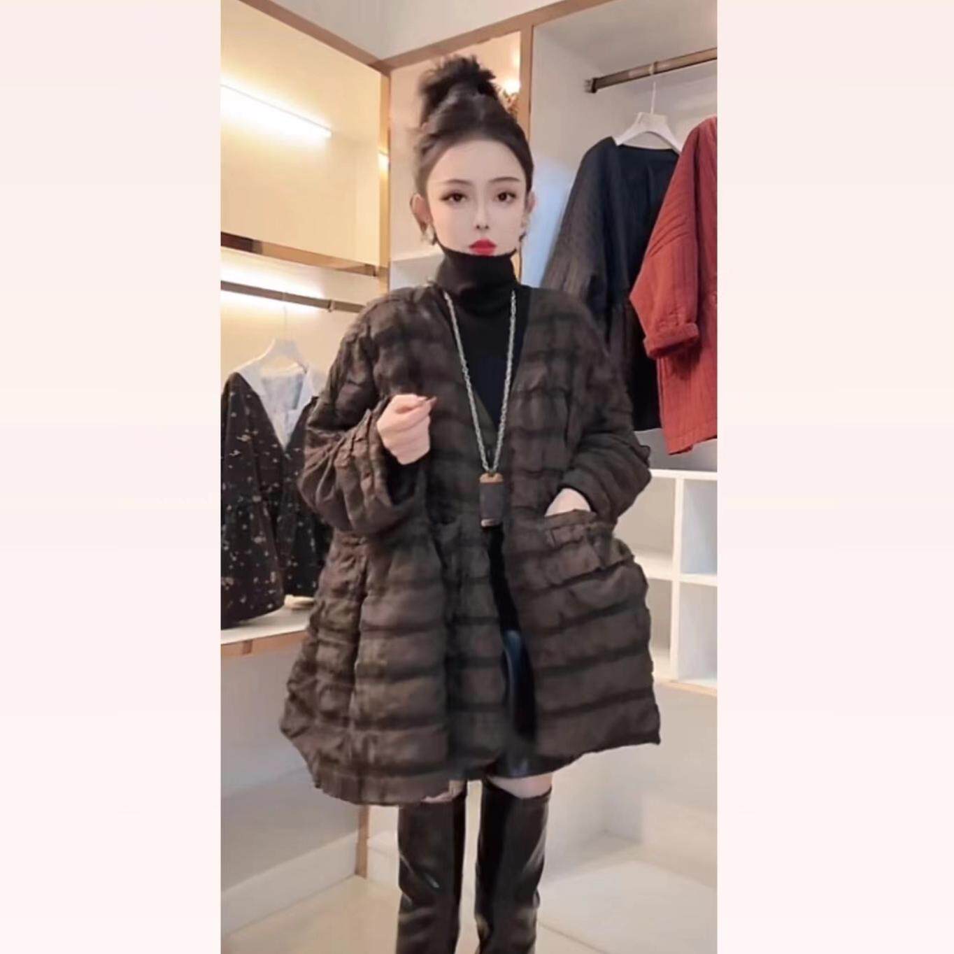 欧货2024秋季新款娃娃衫时尚设计感洋气宽松V领褶褶外套女显瘦潮