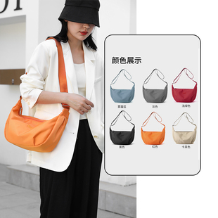 斜挎包女款休闲包包女士大容量胸包日系潮牌背包学生腰包单肩包女