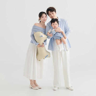 摄影主题亲子装一家三口四口