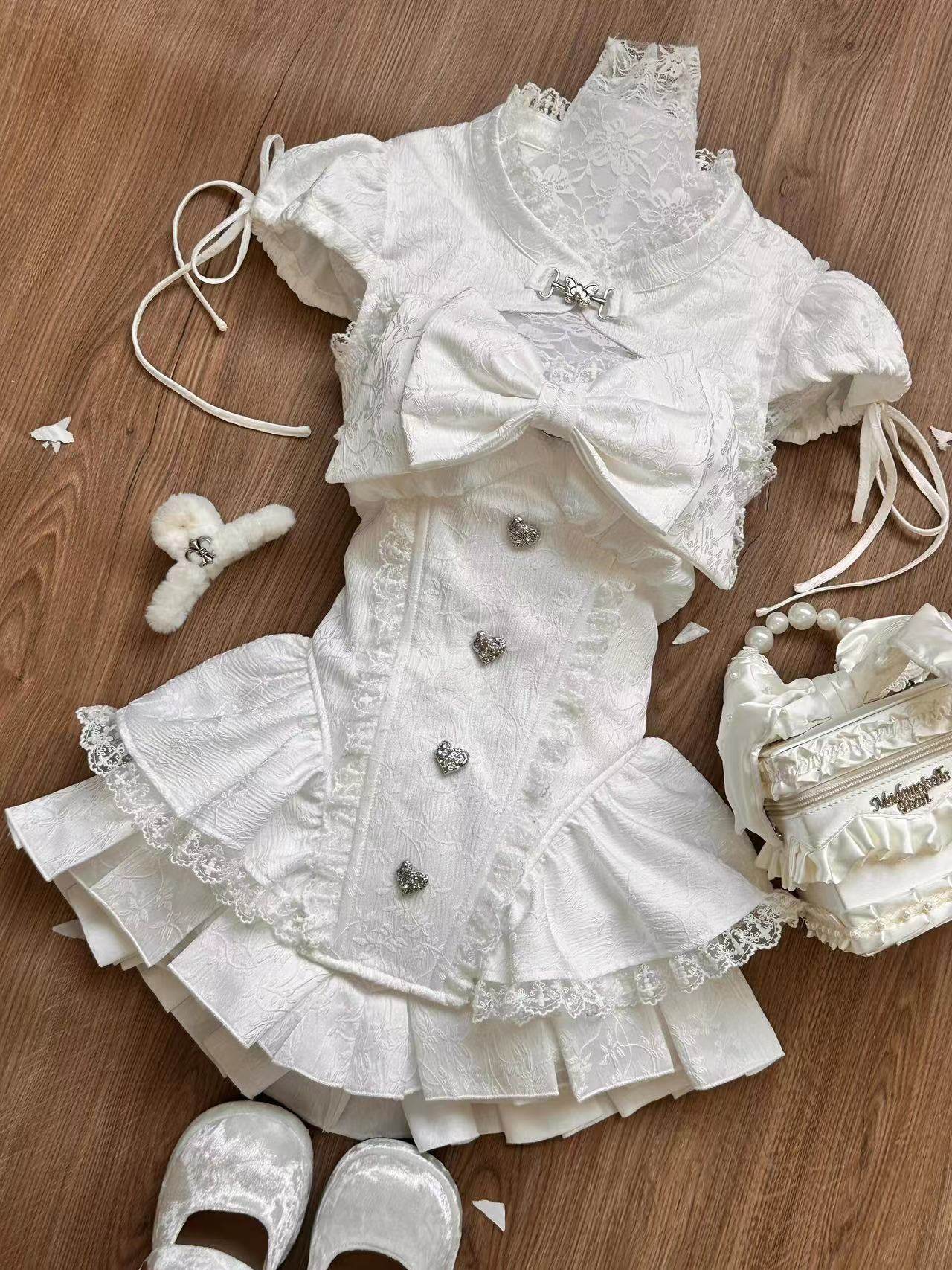 甜美纯欲公主风可爱镂空蝴蝶结蕾丝上衣纯色高级感半身裙两件套,女装/女士精品,时尚套装,淘宝优惠券,粉丝福利购,淘宝优惠卷