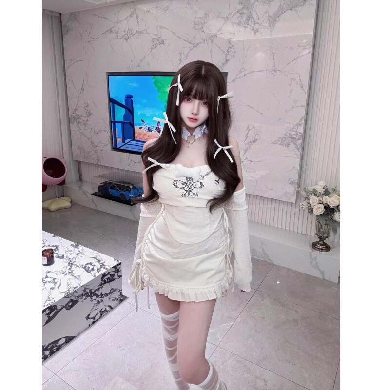 甜辣奶乖软妹风白色吊带背心上衣+高腰包臀短裙+帽子袖套四件套女
