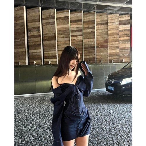 秋季新款气质辣妹一字肩长袖衬衫领牛仔修身显瘦性感两穿连衣裙女