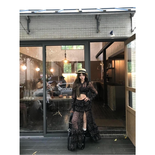 法式时尚百搭度假风纯欲风雪纺印花微透上衣搭配拼接蛋糕长裙套装