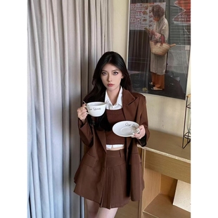 韩系秋冬复古气质穿搭中长款西装外套衬衣针织马甲百褶裙御姐套装