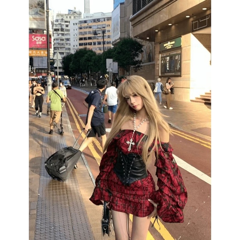 早秋纯欲风辣妹暗黑系重工连衣裙晕染红色一整件修身裙腰封两件套,女装/女士精品,时尚套装,淘宝优惠券,粉丝福利购,淘宝优惠卷