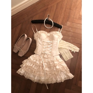 高腰显瘦蓬蓬蛋糕裙两件套裙 新款 法式 甜辣设计感蕾丝吊带上衣春季