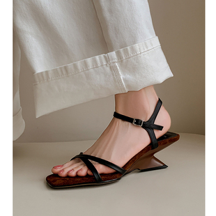 Kmeizu爆款 5cm异型坡跟凉拖一字扣带度假风罗马鞋 女夏季 简约凉鞋