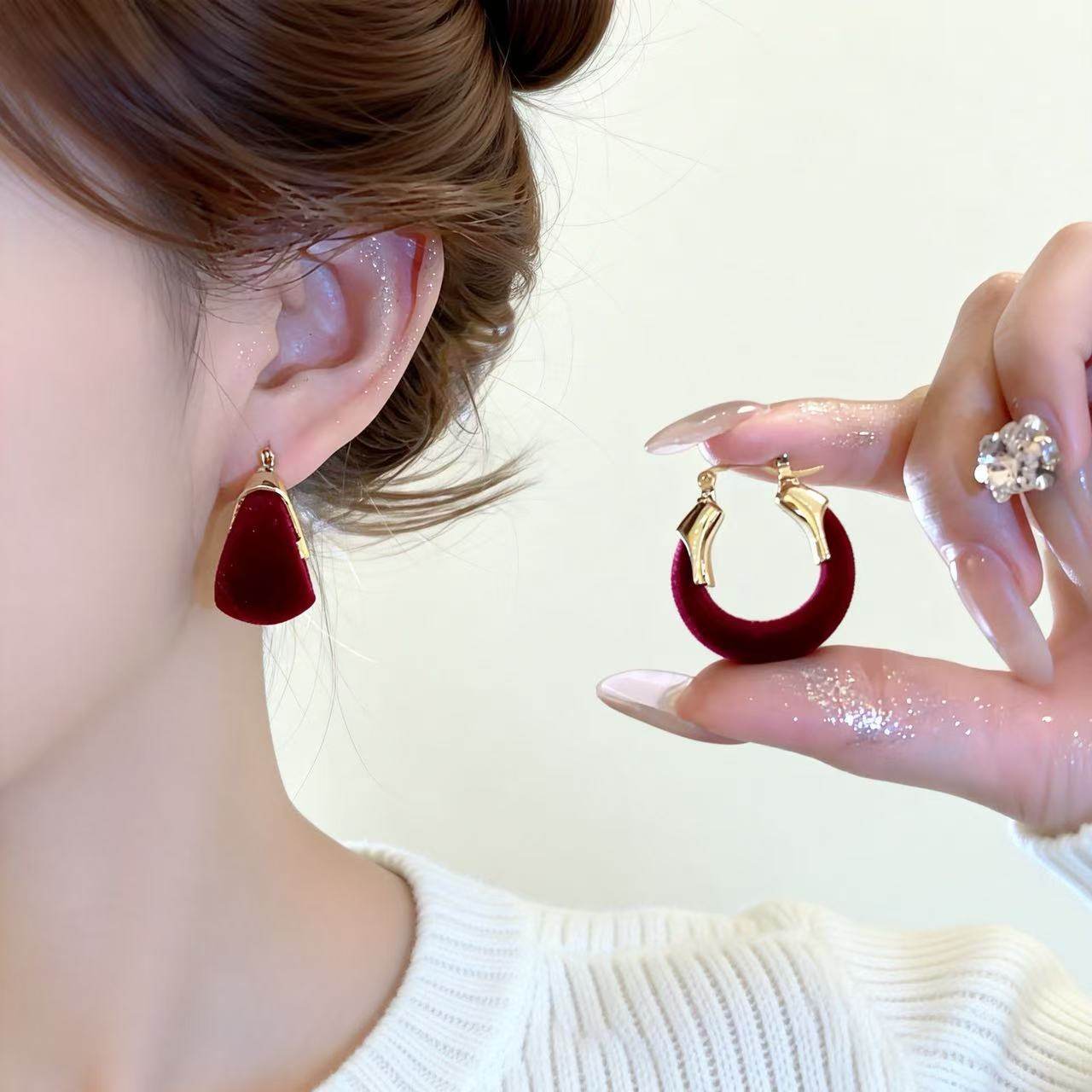 秋冬款美拉德耳环2025新款轻奢高级感耳扣植绒气质百搭耳饰女款,饰品/流行首饰/时尚饰品新,耳环,淘宝优惠券,粉丝福利购,淘宝优惠卷