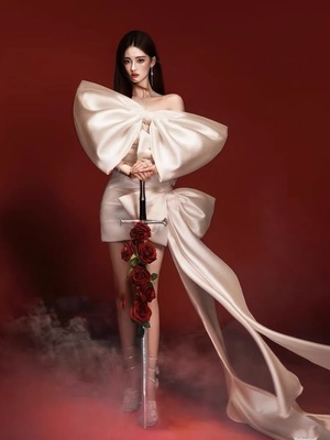 影楼新白色蝴蝶结高定短款婚纱主题摄影服装仙女生日派对晨袍礼服