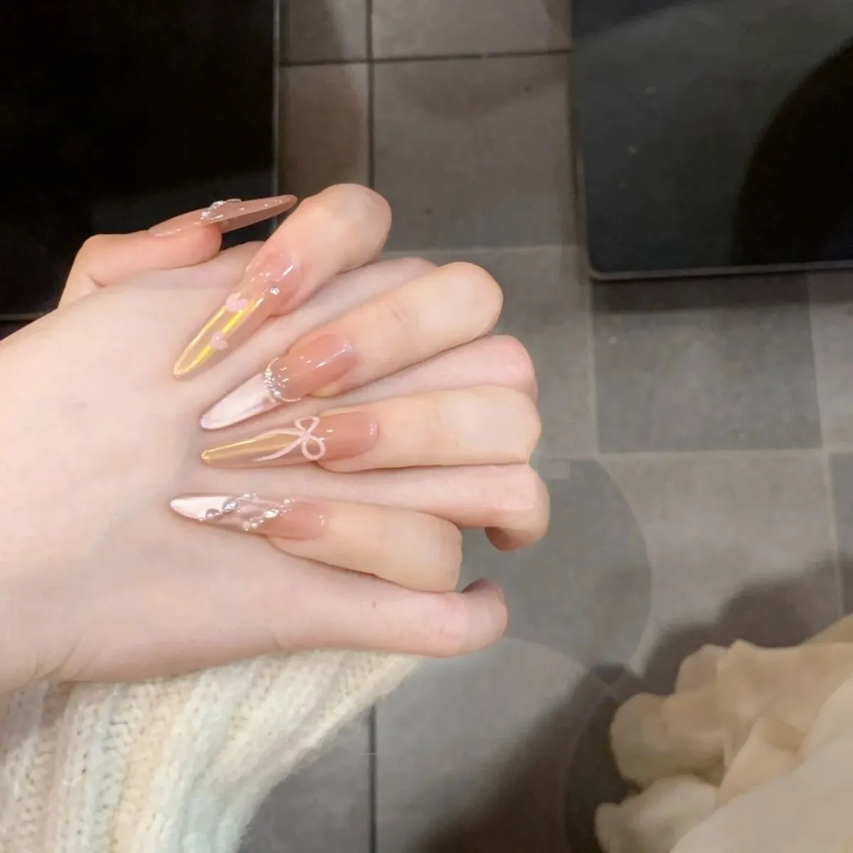 【甜心秘境】纯手工美甲穿戴甲片极光金氛围感纯欲温柔风蝴蝶结