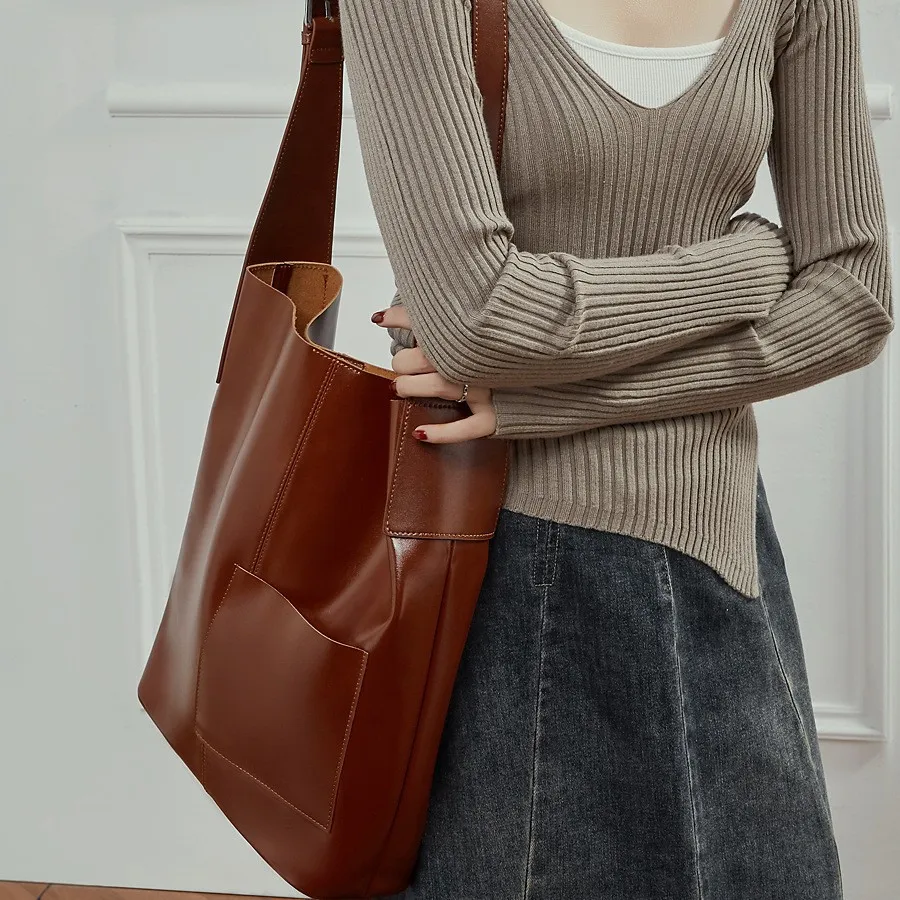 2025新款头层植鞣牛皮单肩包真皮大容量托特包爆款手提水桶包